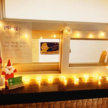 Hub House Livingtel Hostel Seoul Exterior photo