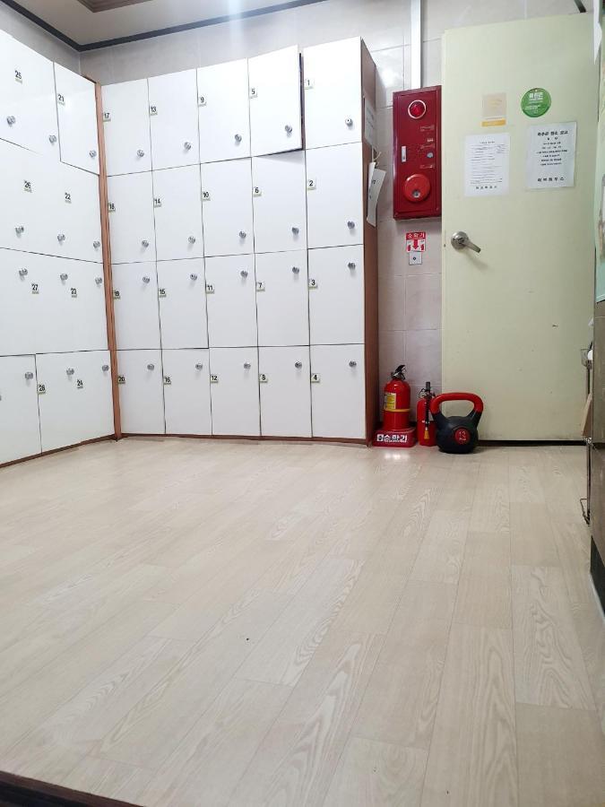 Hub House Livingtel Hostel Seoul Exterior photo
